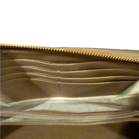 Furla Gold Zip-Around Wallet Sleek Design - Picture 4 of 10